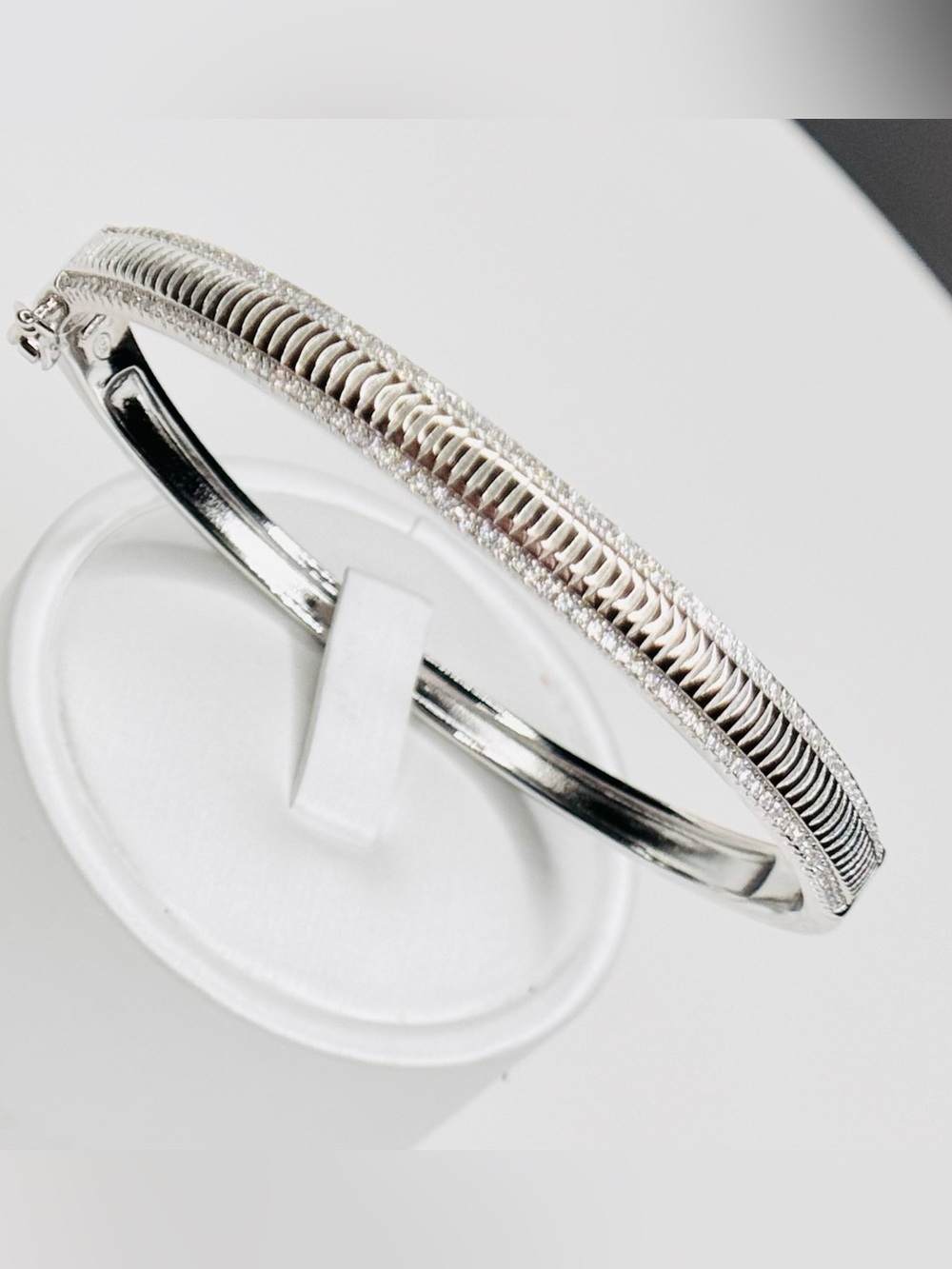 18K White Gold & Sterling Silver Textured Oval Bangle Bracelet 6.5”